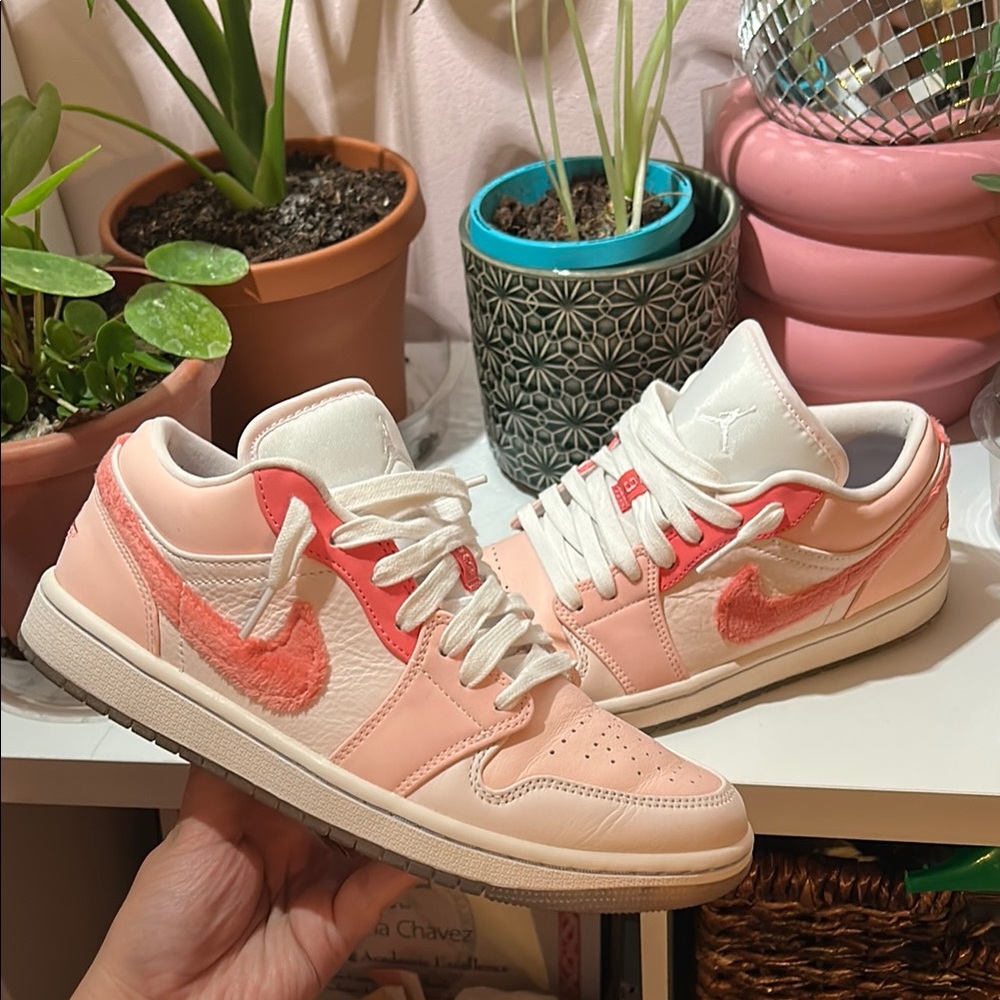 Women's Jordan Low Sneakers - Pink and White
